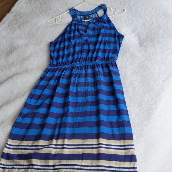 4/$15 Old Navy summer sleeveless dress - Picture 2 of 6